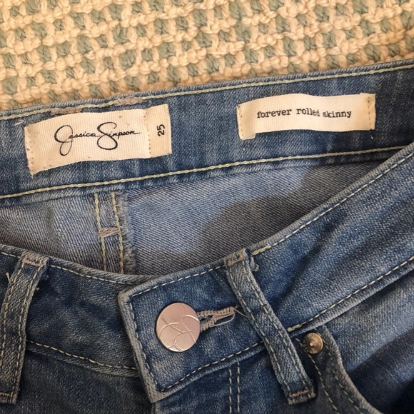Jessica Simpson cropped ankle jeans - Picture 4 of 4